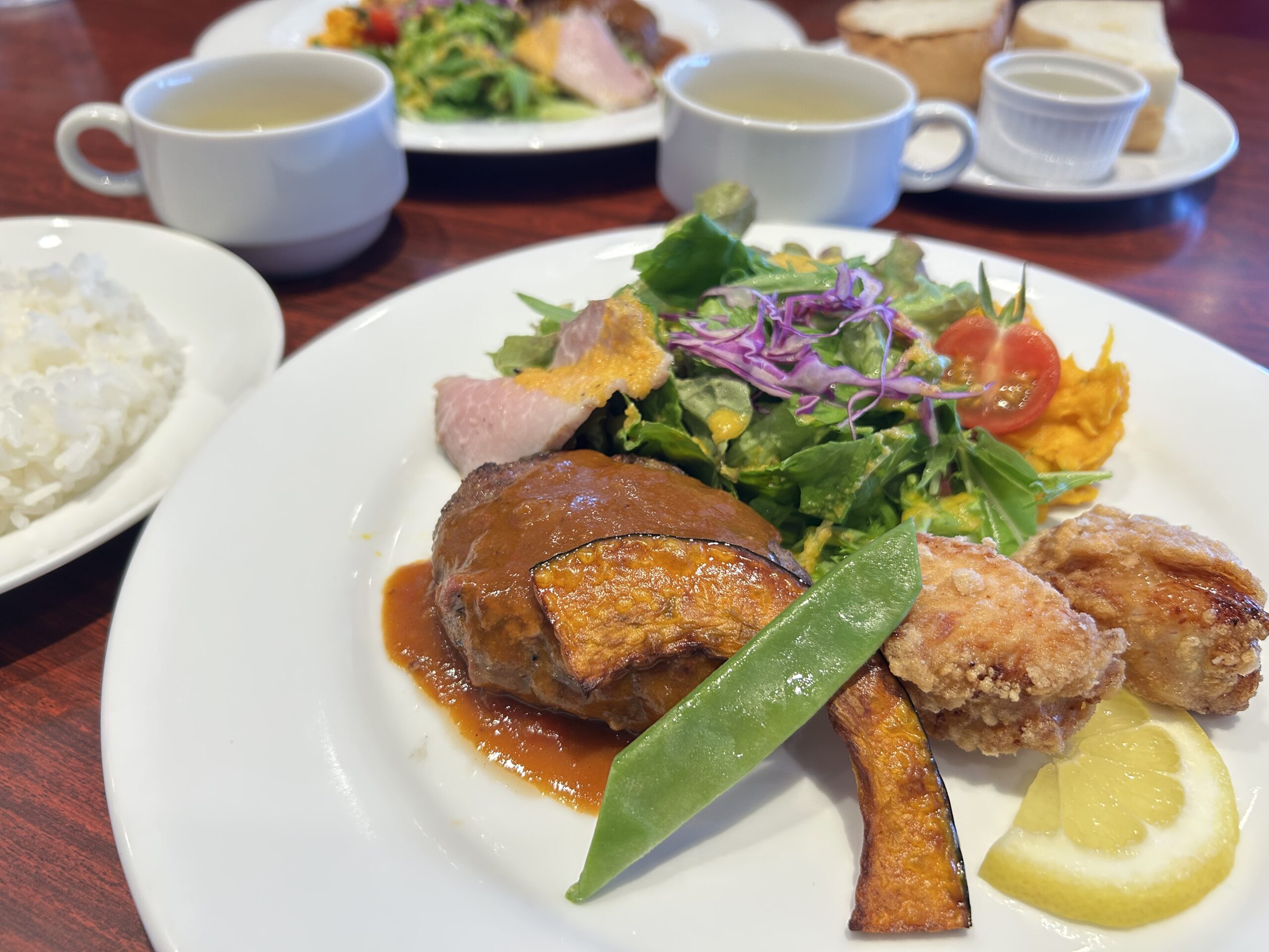 ANZU CAFFE アンズ カフェ>